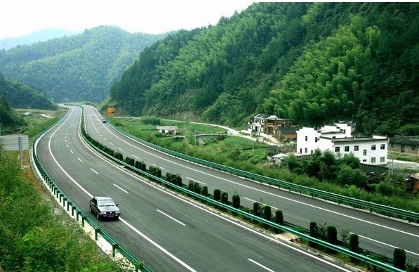 陜西榆(林)神(木)高速公路